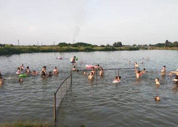 Пляжний сезон у розпалі: правила поведінки на воді для дітей