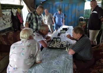 Зливи не завадили шахістам відзначити День шахів