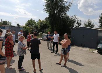 Прибудинкова територія та каналізація: Здолбунівський голова зустрівся із мешканцями ОСББ