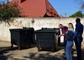 Як починається санітарна очистка громади: у Здолбунові моніторять стан сміттєвих контейнерів