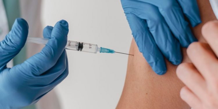 Хто пропустив дату введення другої дози вакцини – мають отримати її якнайшвидше: МОЗ