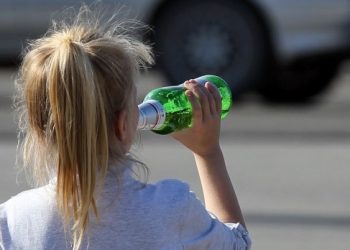 За продаж алкоголю неповнолітній оштрафували продавчиню сільського магазину на Здолбунівщині