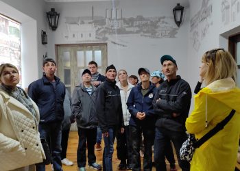 «Всі різні – всі свої»: молодь з геріатричного пансіонату запросили до краєзнавчого музею
