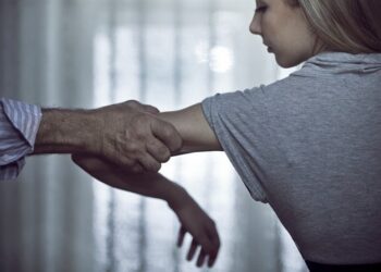Куди звертатися, якщо ви стали свідком насильства за ознакою статі