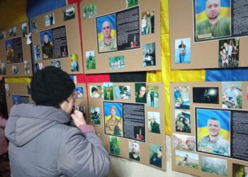 У Здолбунівській громаді відкрили виставку, присвячену загиблим героям