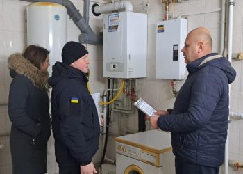 Фахівці служби у справах дітей спільно з ДСНС проводять перевірку задля безпеки