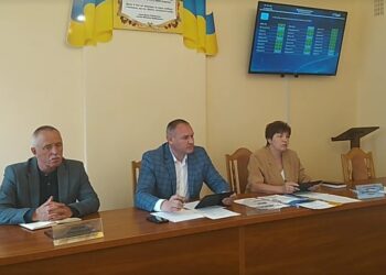 Допомога Херсонщині та звернення щодо лікарні: резонансні питання позачергової сесії