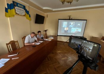 Автобус для Копитківського ліцею: відбулась позачергова сесія міської ради