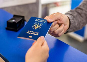 Закордонні філії ДП «Документ» відновили прийом заяв-анкет на оформлення паспортів для чоловіків