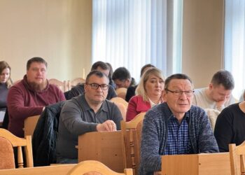 Звіти керівників КП та старост: відбулася чергова сесія міської ради