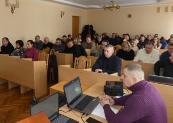 Доплати освітянам, матеріальна допомога, звіт про бюджет-2025: про що йшлося на черговій сесії